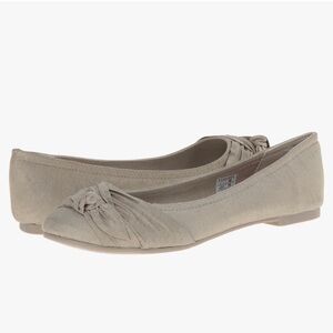 Rocket Dog Myrna Thai Silk Slip On Round Toe Ballet Flat Light Tan NWB Wm’s Sz 6